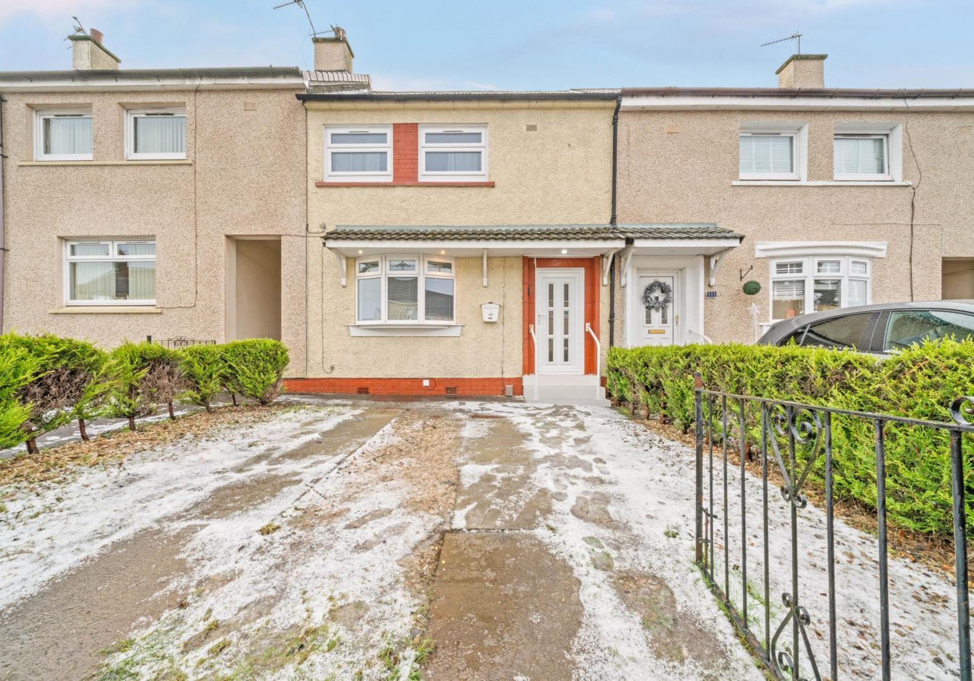 West End House By Klass Living Bellshill Exterior photo